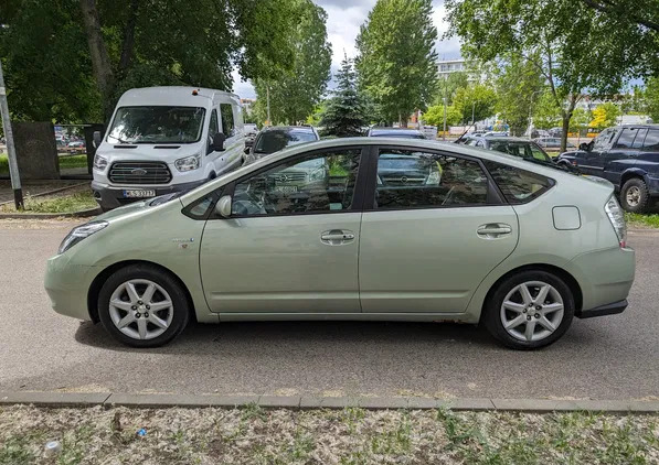 toyota warszawa Toyota Prius cena 19900 przebieg: 231000, rok produkcji 2006 z Warszawa